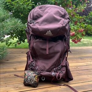 Gregory Maroon Women’s Deva 60 + Raincover